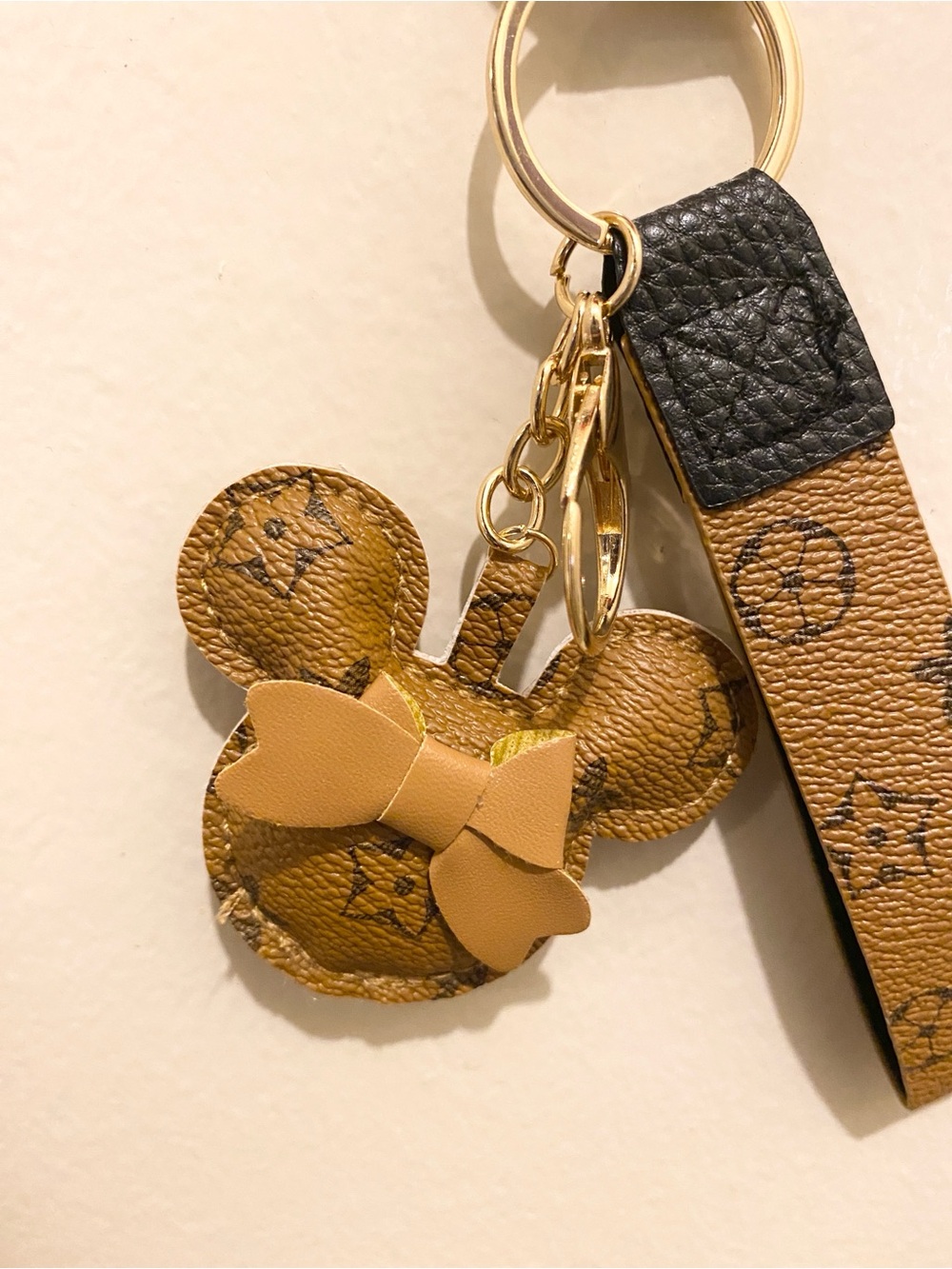 B) Fashion Faux Leather Mickey Keychain Bag Charm
